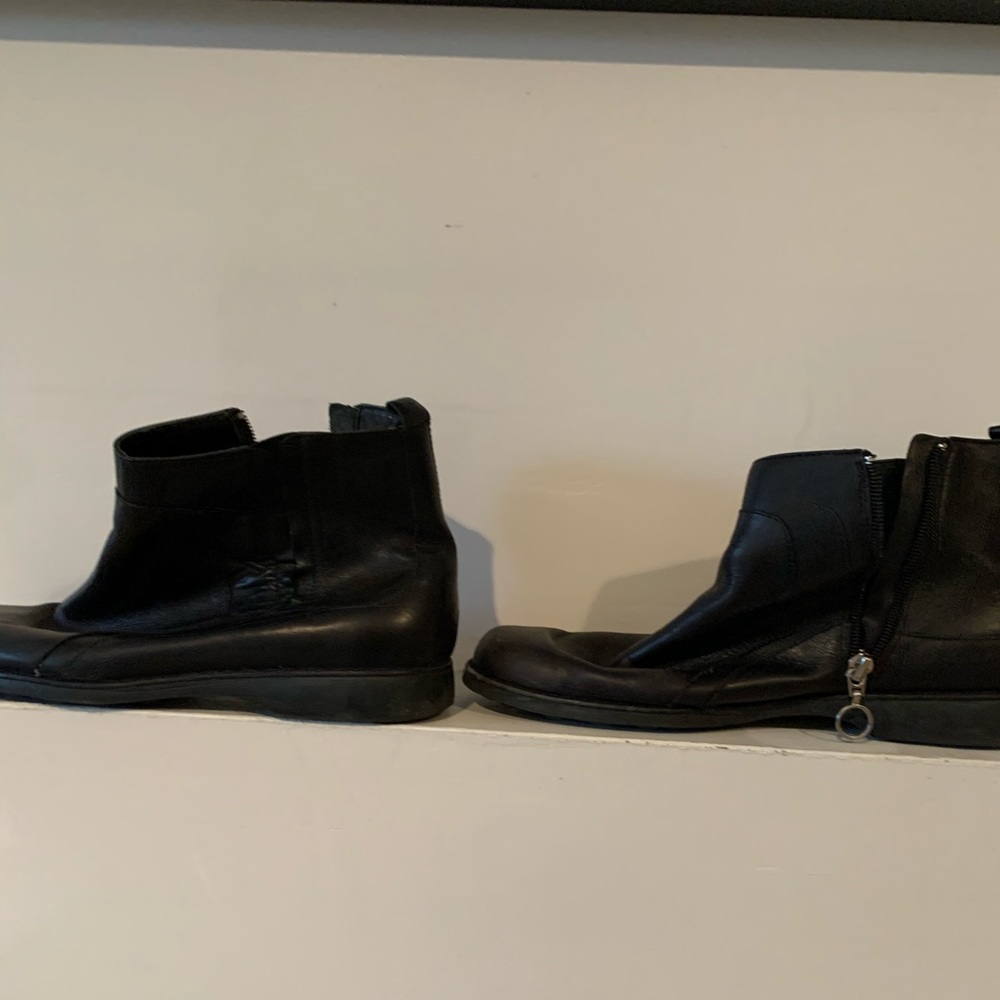 Joan & David short black boot